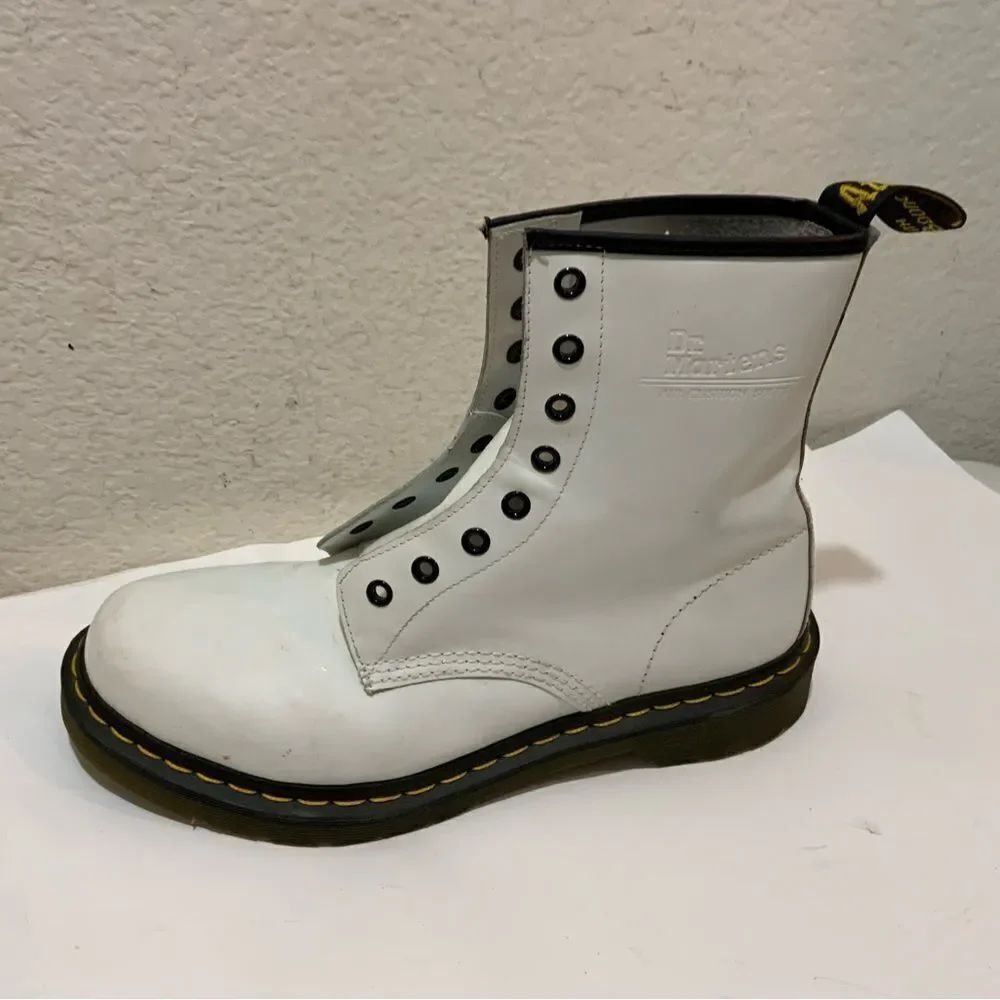 Dr Martens 11821 Combat Lace Up Boot White Size 11 US L / 9 UK / 43 EU Vietnam